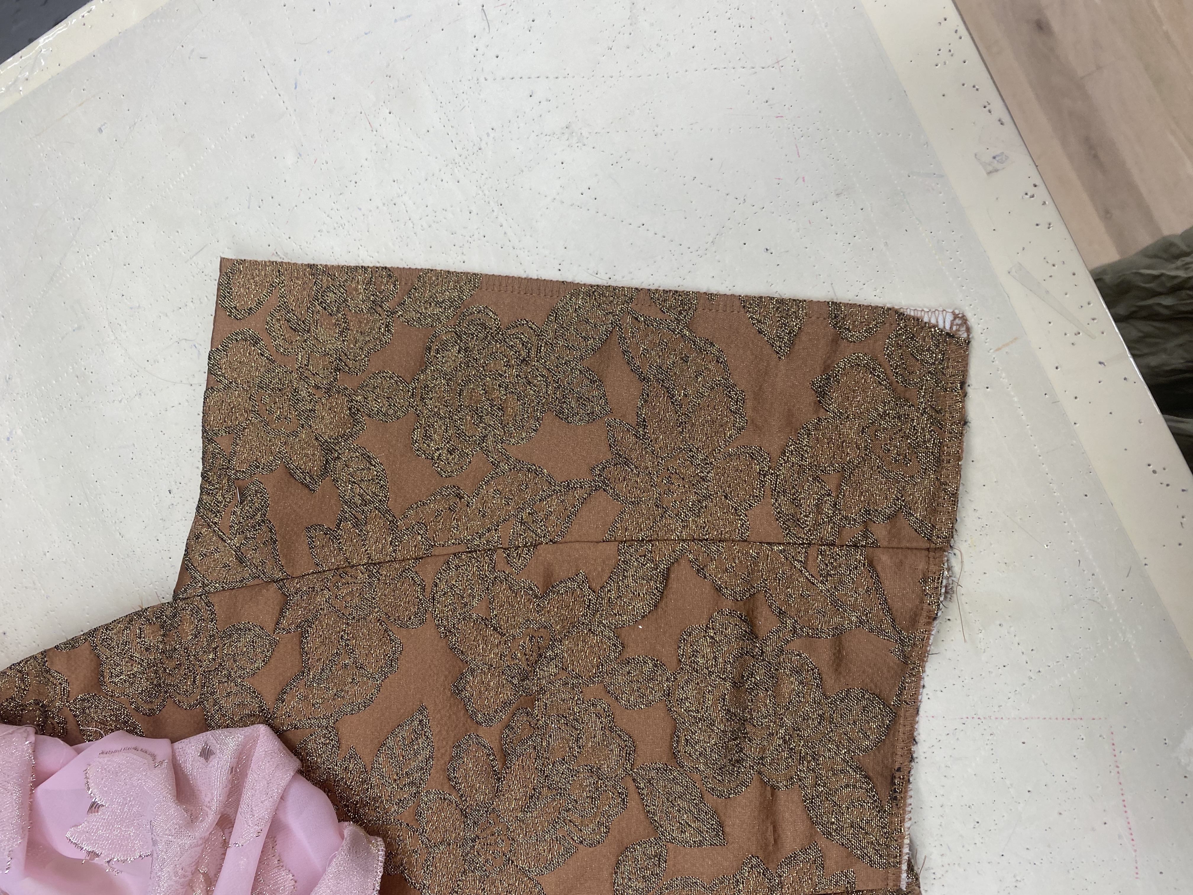 a closeup of the patternmatching on the side of the bodice
