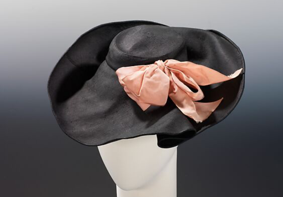A black round wide brimmed hat in the same style as the green one above